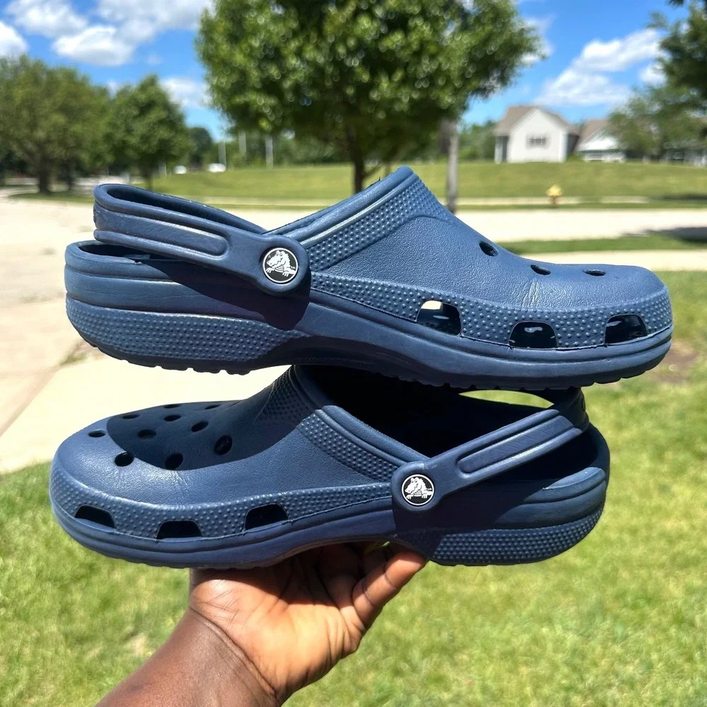 Crocs Adult Classic Clogs Unisex Size Men's 10-11 Women's 12-14 Navy Blue Shoe
